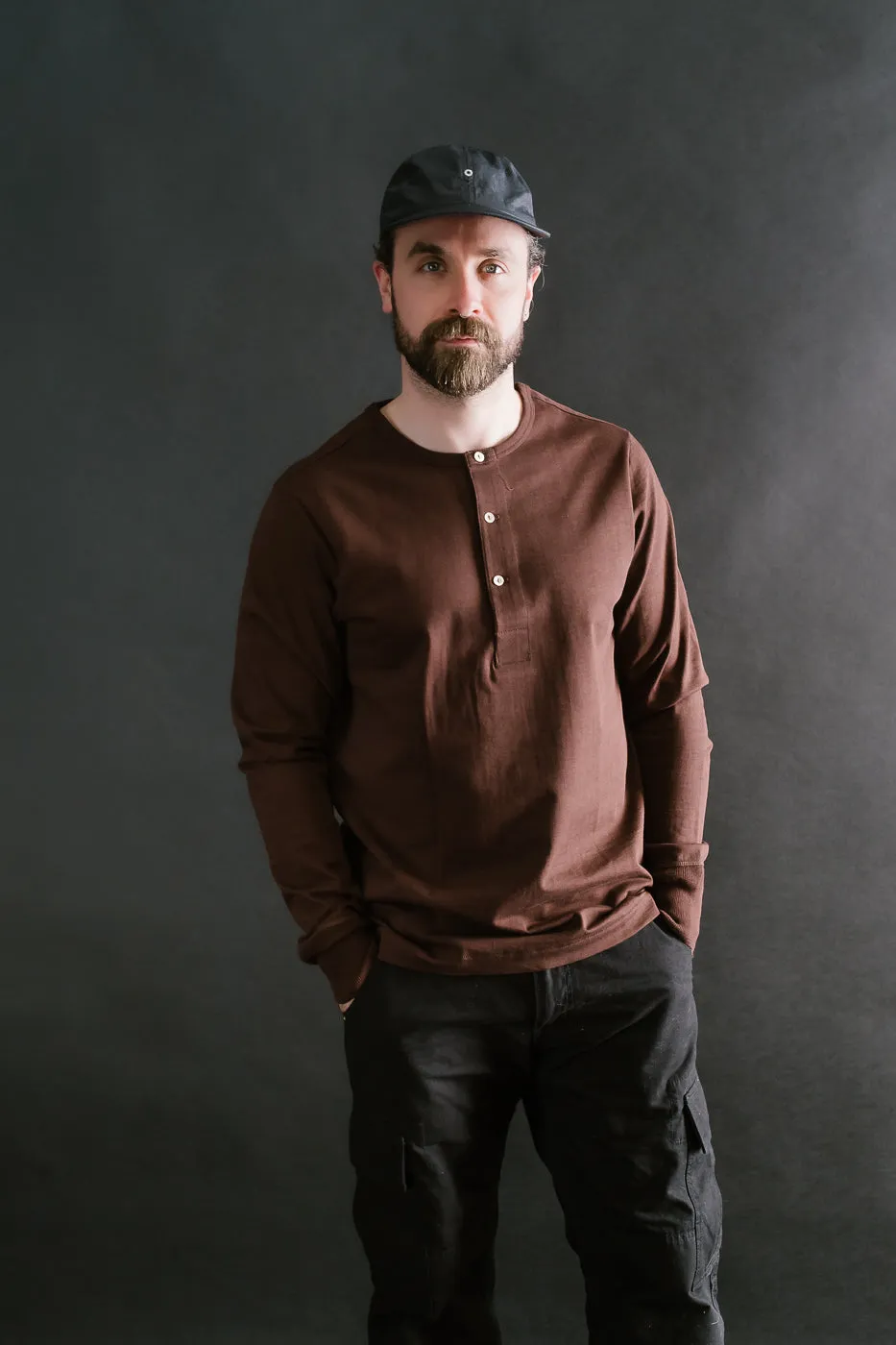 206.19 - 7.2oz Loopwheeled Henley Classic Fit - Coffee