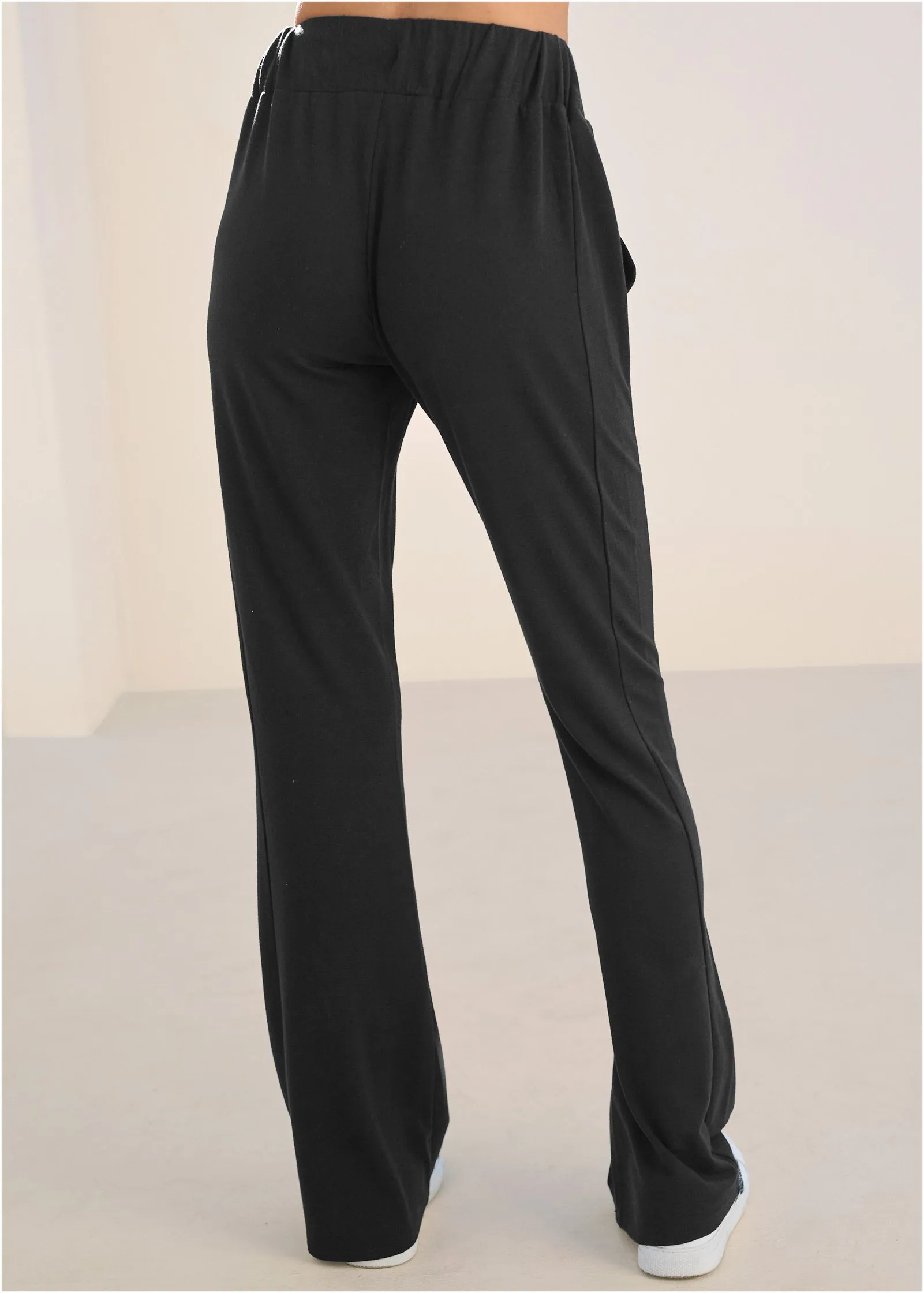 Comfort Kit Loose Fit Pants - Black