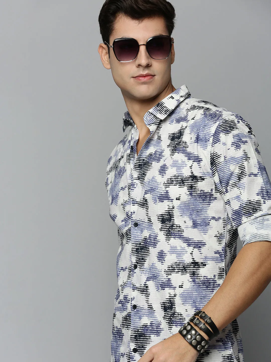 Men Off White Printed Casual Cotton Shirt