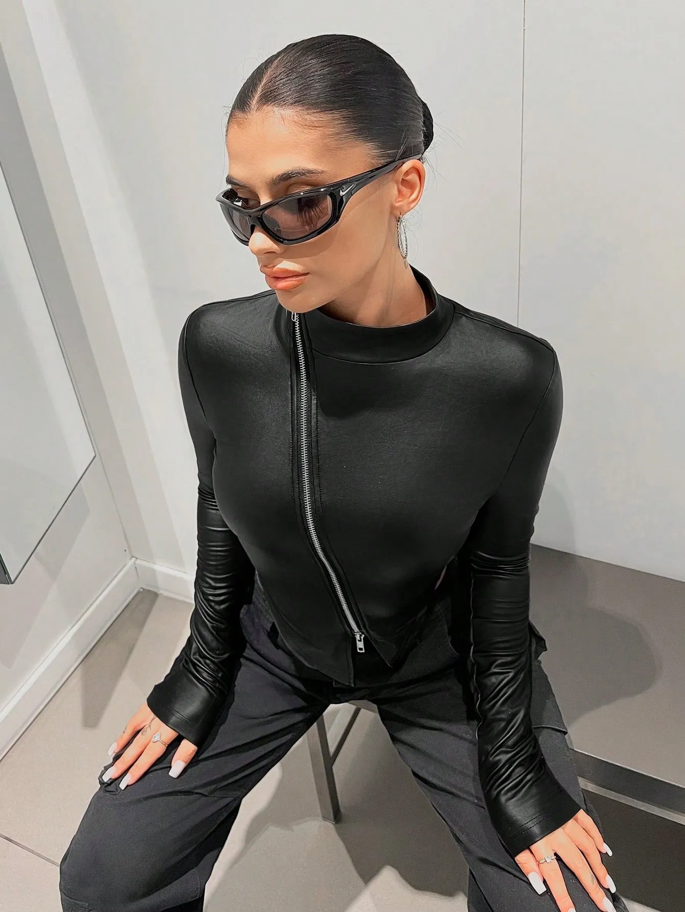 SHEIN ICON Zip Up Asymmetrical Hem Tee