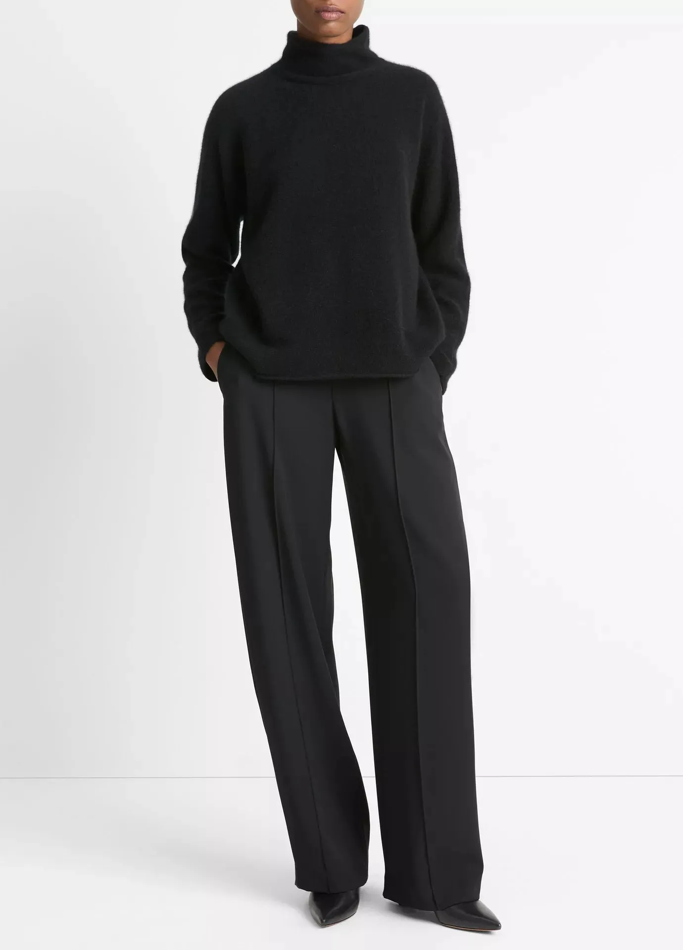 VINCE BOXY TURTLENECK BLACK